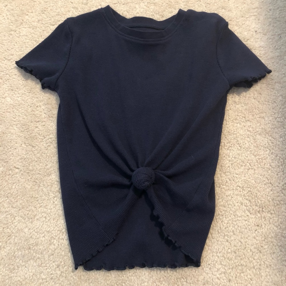 blue t shirt